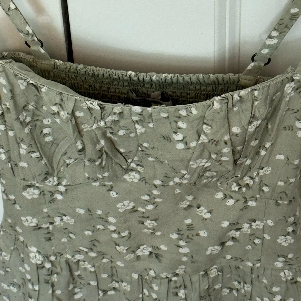 NWT-Hollister Green Mini Sundress With Embellished Flowers, Womens (XS) Clothing - Picture 7 of 13